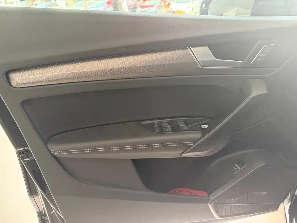 Audi Q5L 2024 из CN, фото 2