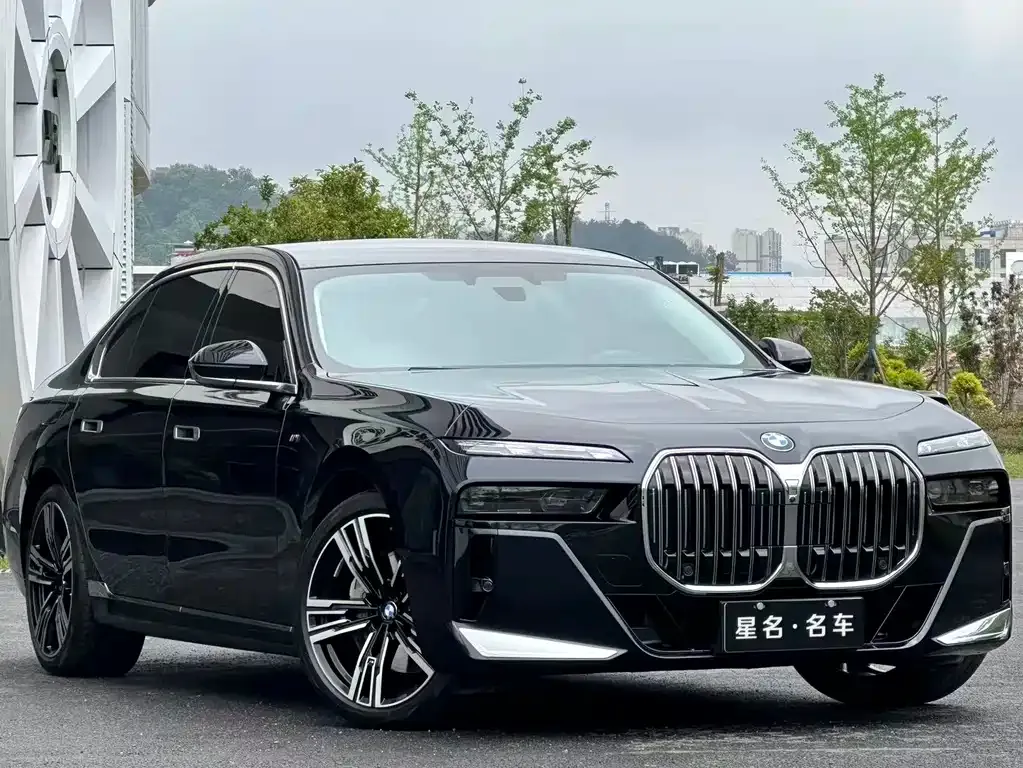BMW 7 Series — фото 5
