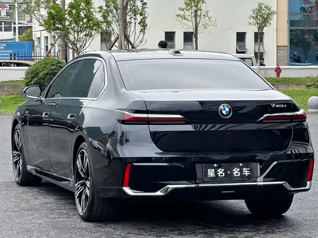 BMW 7 Series — фото 4