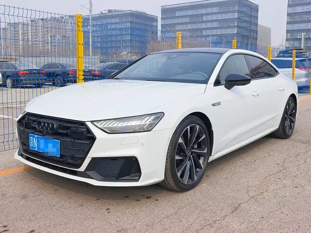Audi A7L — фото 1