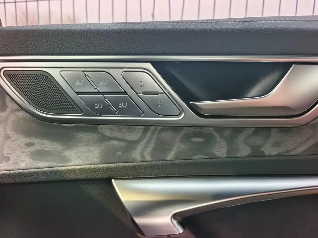 Audi A7L — фото 2