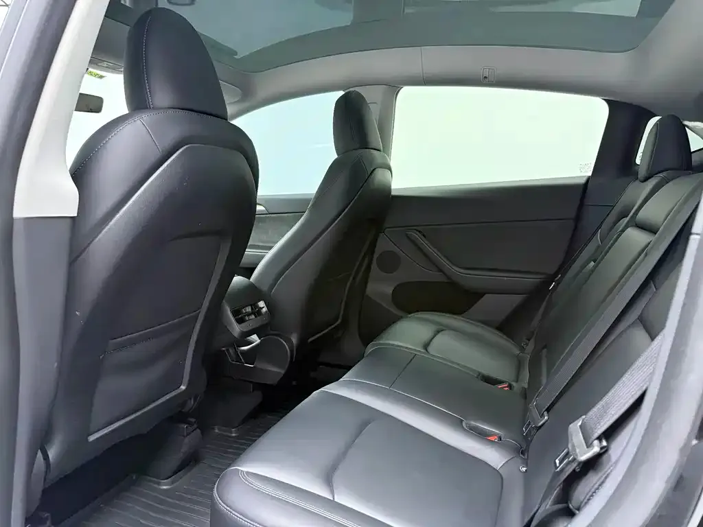 Tesla Model Y 2023 из CN, фото 4
