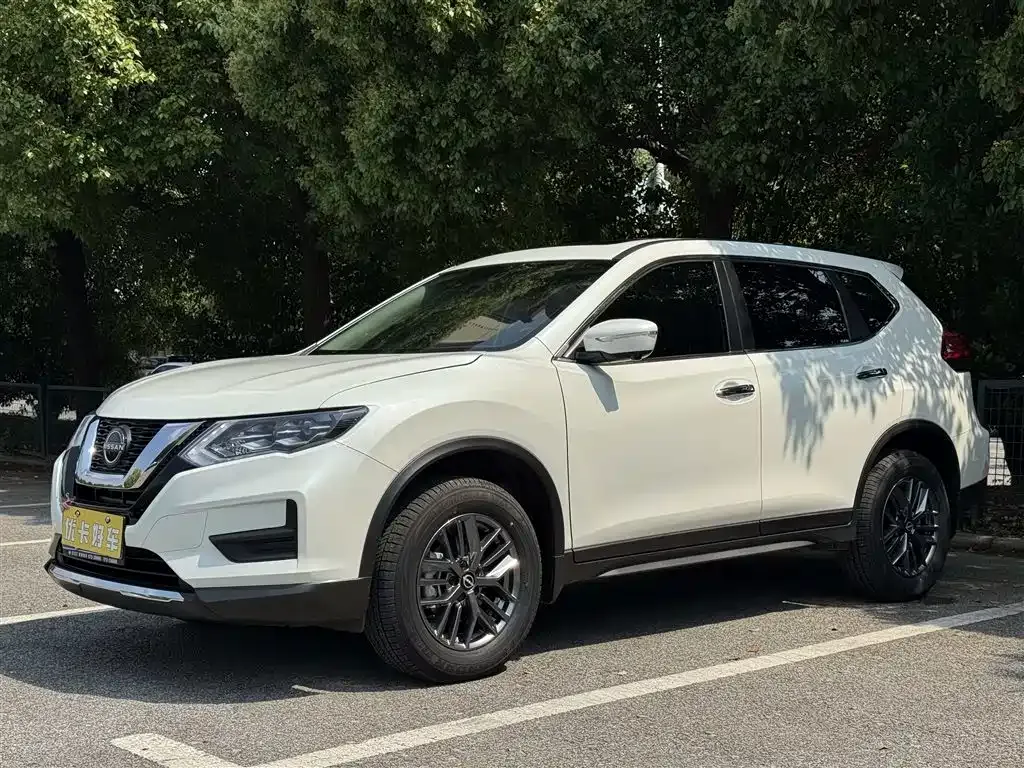 Nissan X-Trail — фото 1