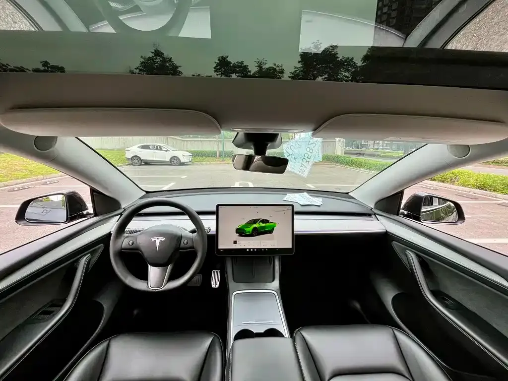 Tesla Model Y — фото 8