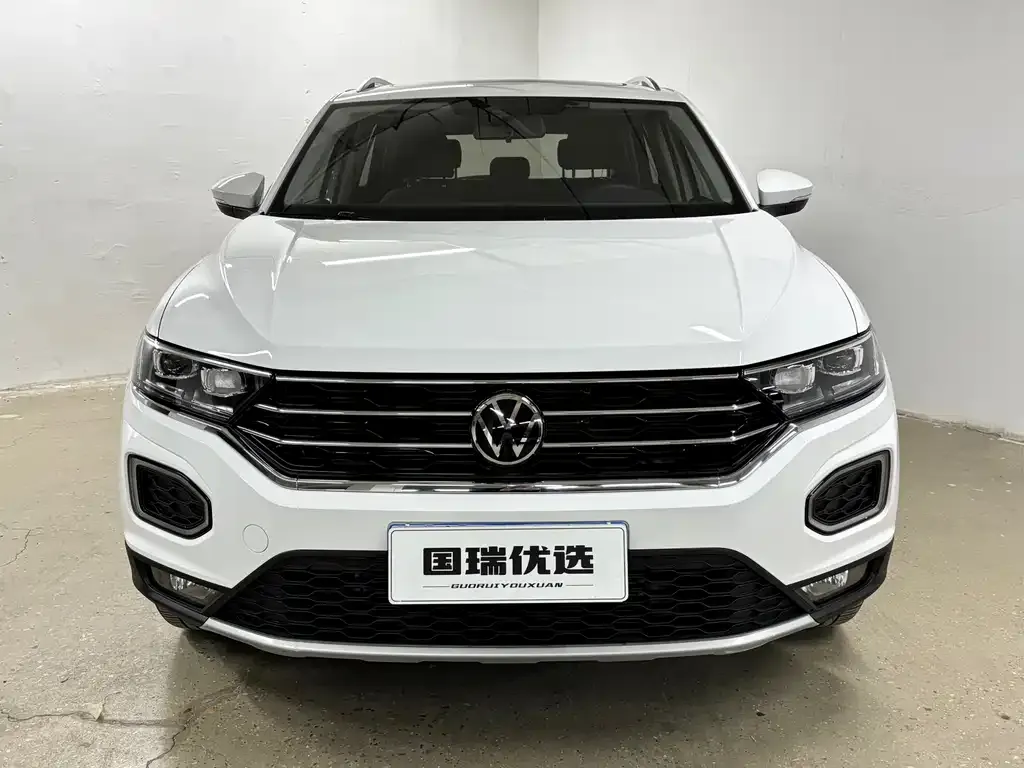 Volkswagen T-Roc — фото 10