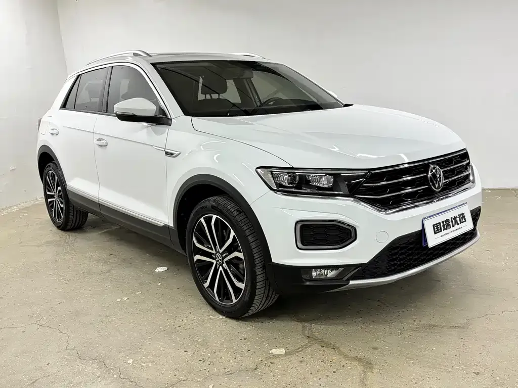 Volkswagen T-Roc — фото 9