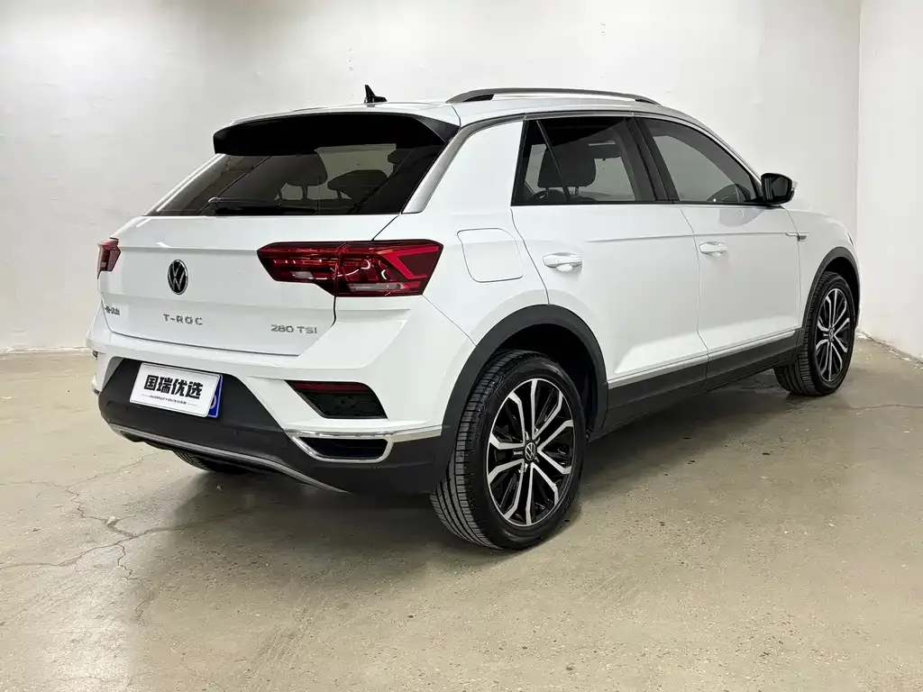 Volkswagen T-Roc — фото 8
