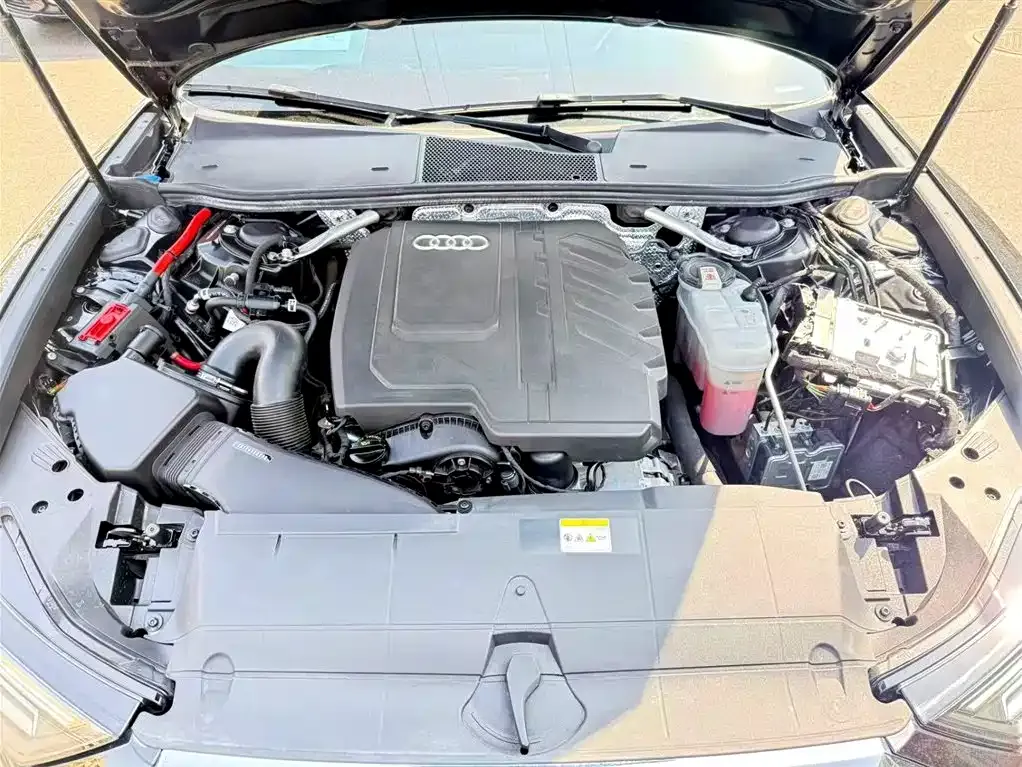 Audi A6L 2024 из CN, фото 8