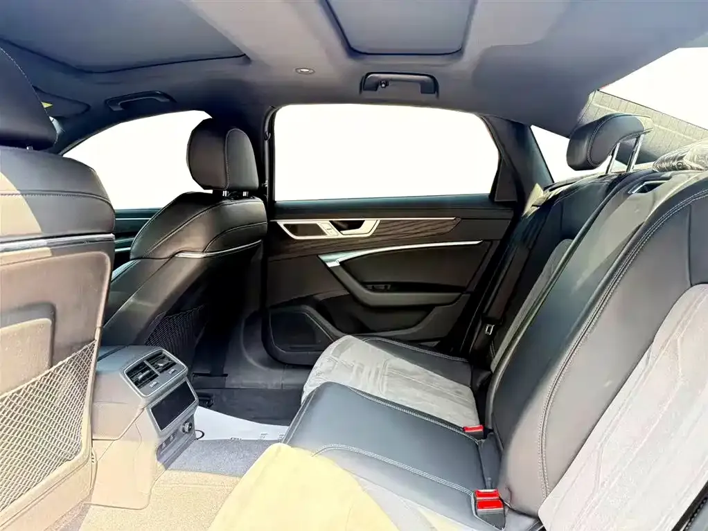 Audi A6L 2024 из CN, фото 9