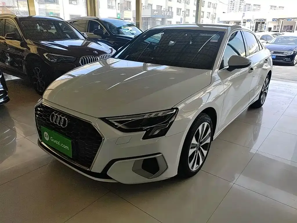 Audi A3 — фото 1