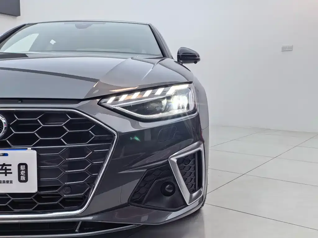 Audi A4L 2021 из CN, фото 2