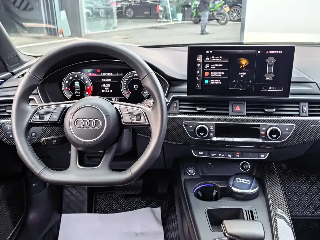 Audi A4L 2021 из CN, фото 9