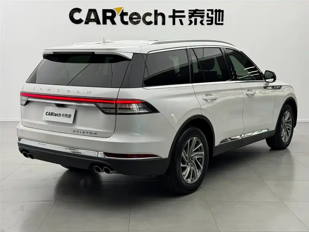 Lincoln Aviator — фото 8