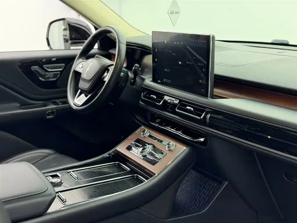 Lincoln Aviator — фото 10