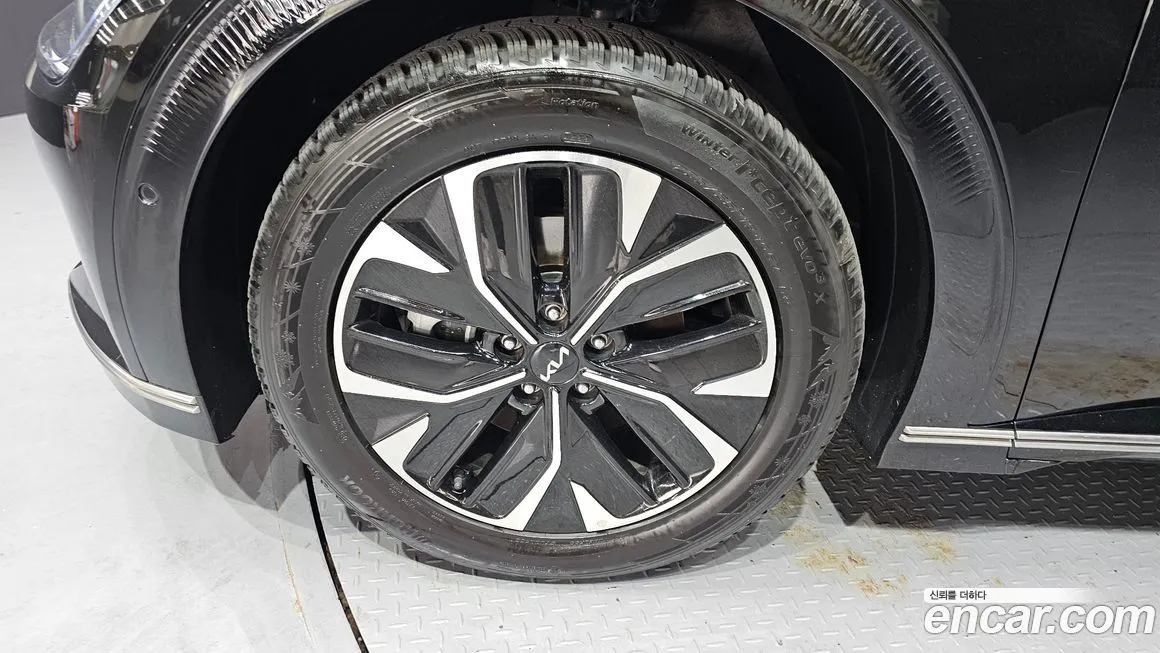 Kia EV6 2023 из KR, фото 9