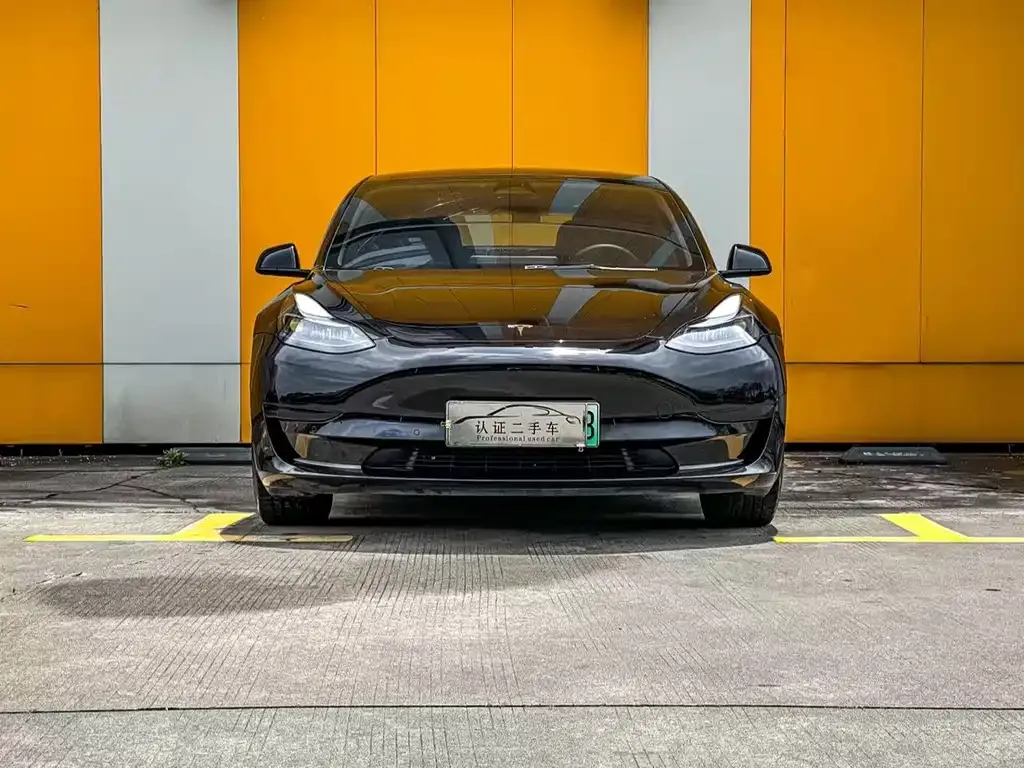 Tesla Model 3 — фото 4