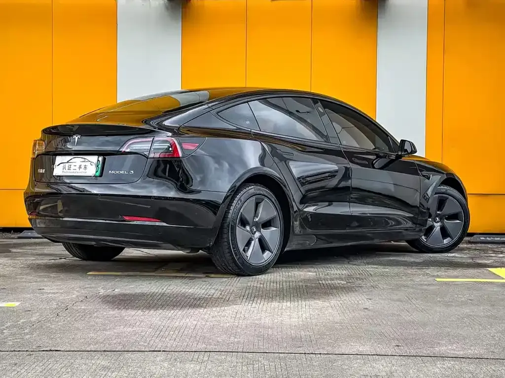 Tesla Model 3 — фото 6