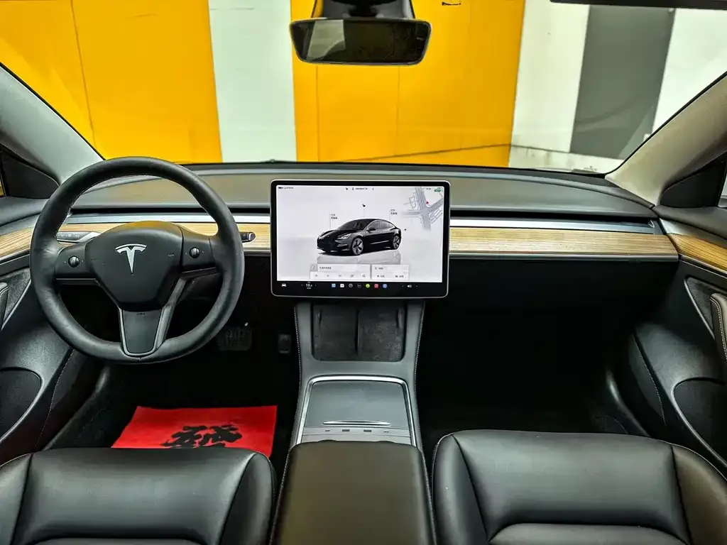 Tesla Model 3 — фото 5