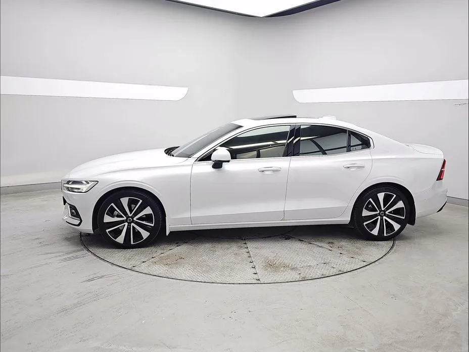 Volvo S60 — фото 5