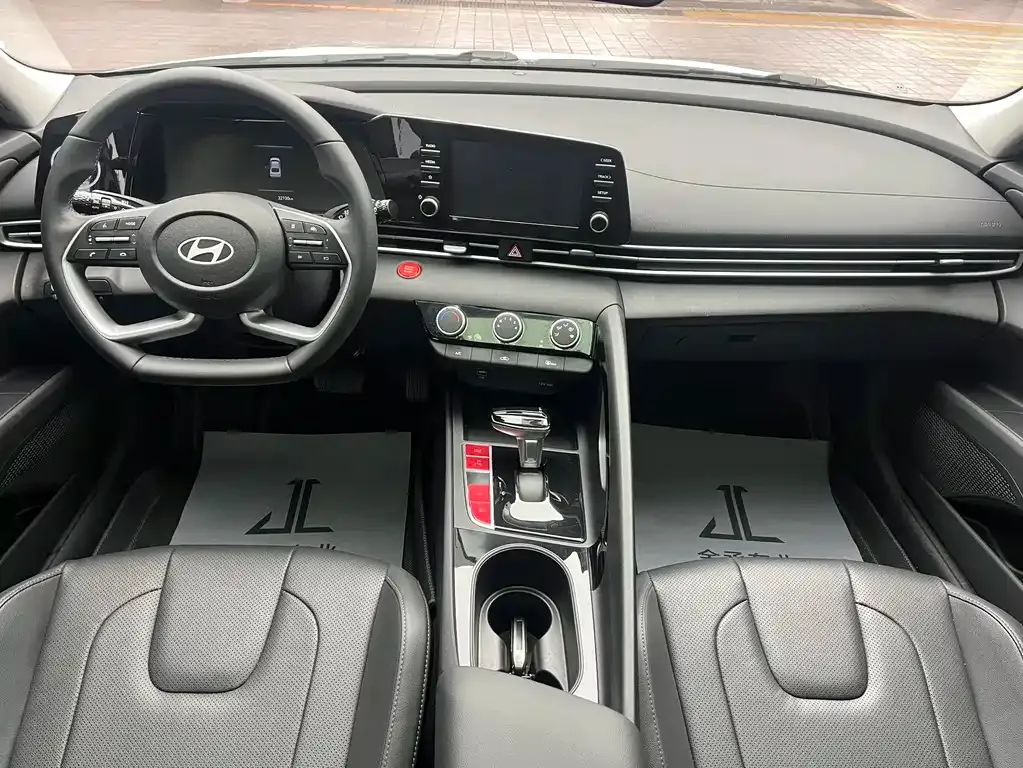 Hyundai Elantra — фото 9