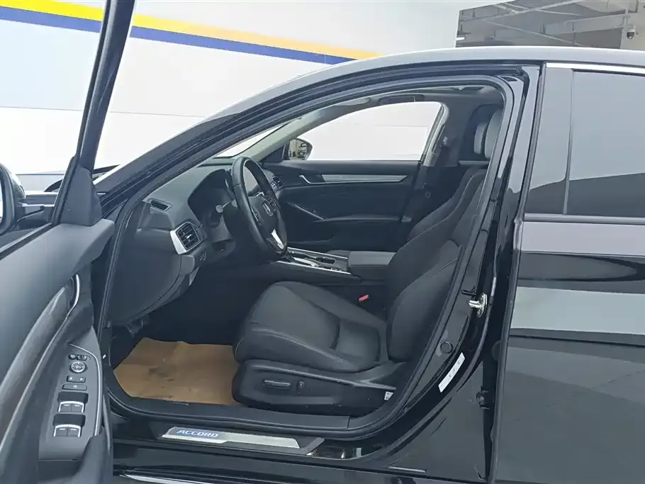 Honda Accord — фото 6