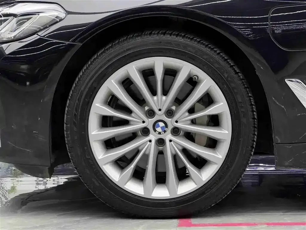 BMW 5 Series New Energy — фото 5