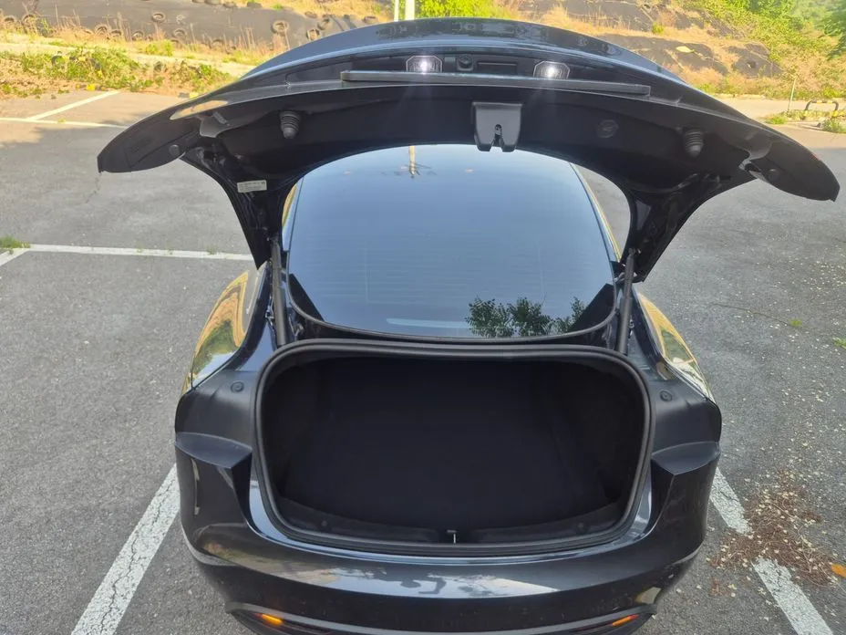 Tesla Model 3 — фото 8