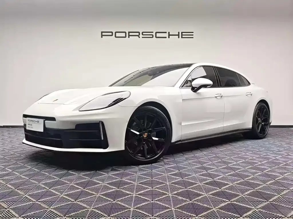 Porsche Panamera — фото 1