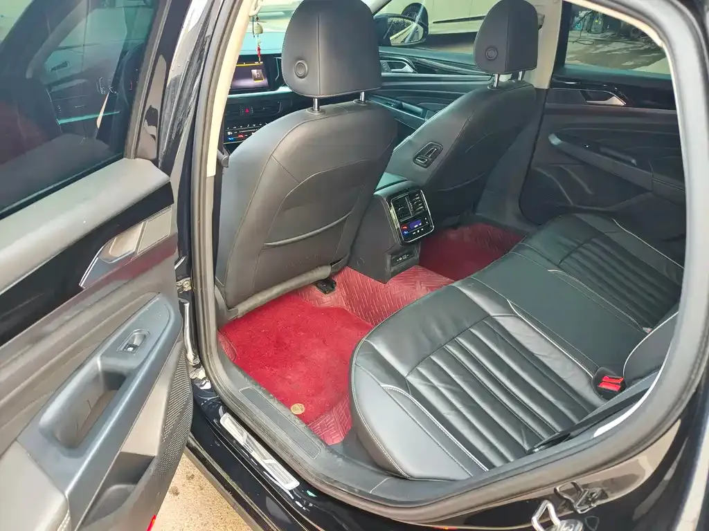 Volkswagen Passat 2022 из CN, фото 3