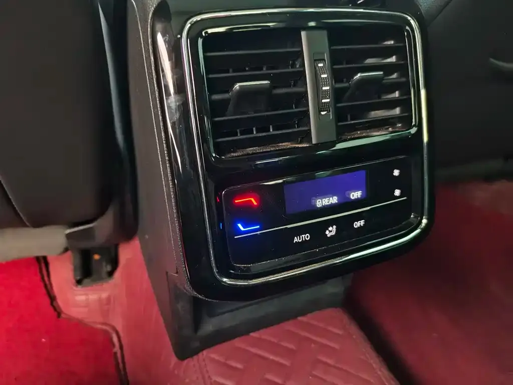 Volkswagen Passat 2022 из CN, фото 2