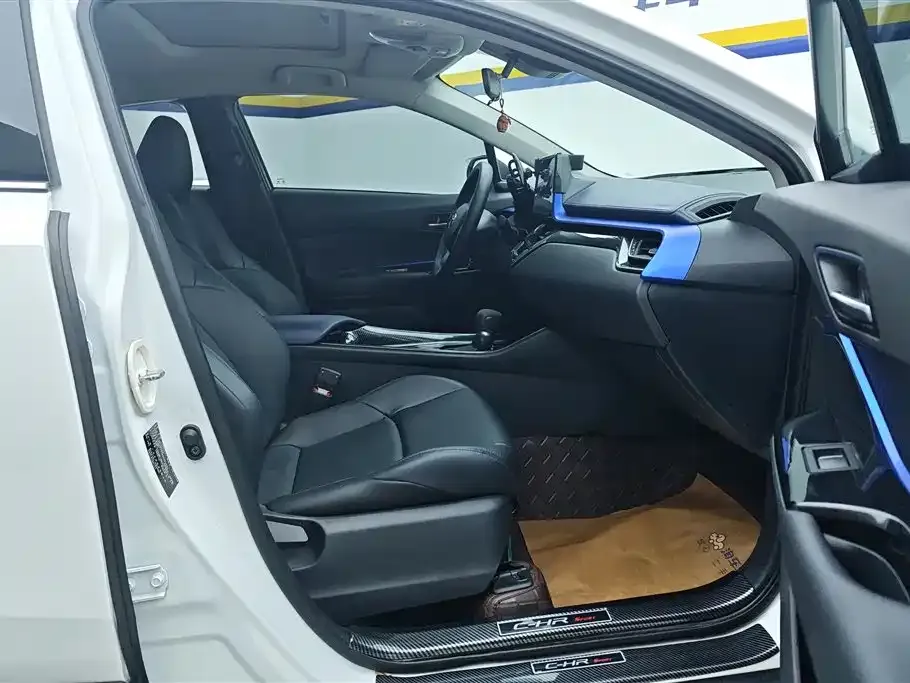 Toyota C-HR 2024 из CN, фото 8