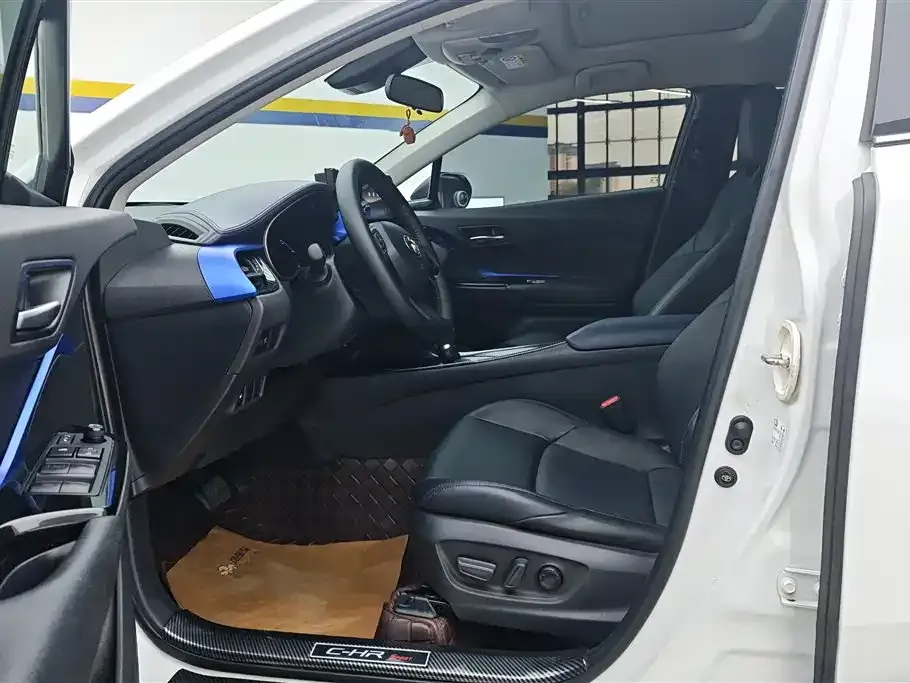 Toyota C-HR 2024 из CN, фото 9