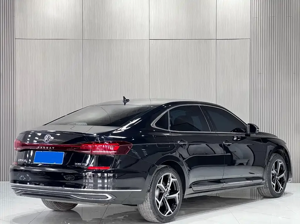 Volkswagen Passat — фото 4