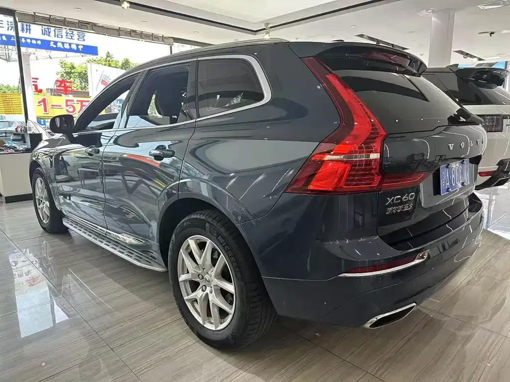 Volvo XC60 2021 из CN, фото 8