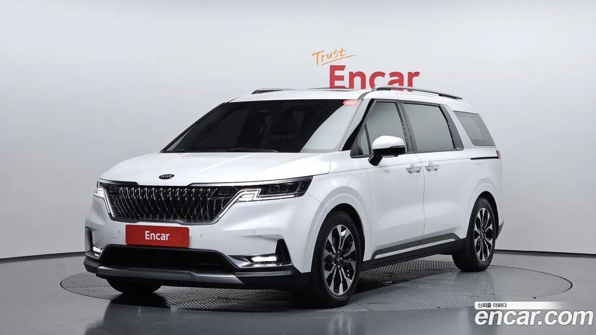 Kia Carnival — фото 1