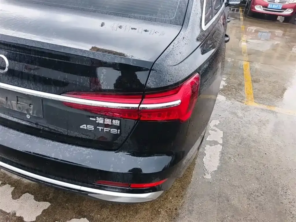 Audi A6L 2023 из CN, фото 6