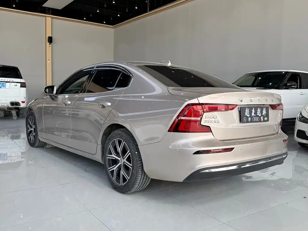 Volvo S60 2023 из CN, фото 7