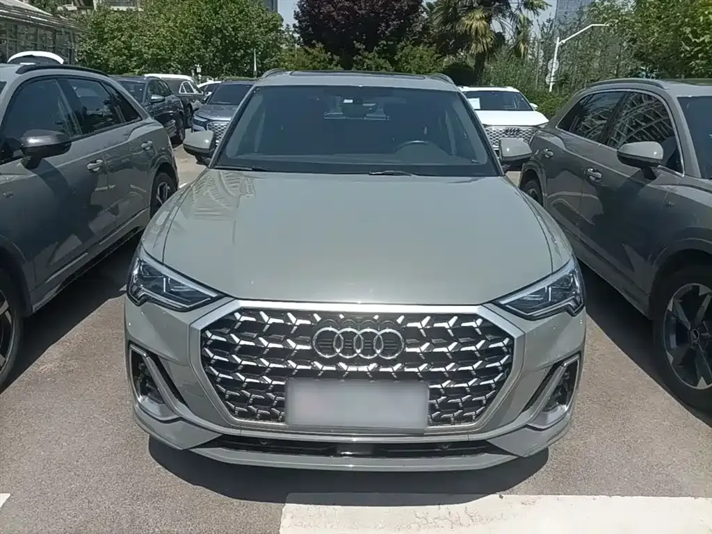 Audi Q3 2024 из CN, фото 5