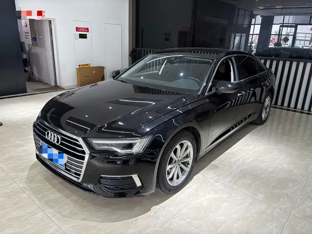 Audi A6L — фото 1
