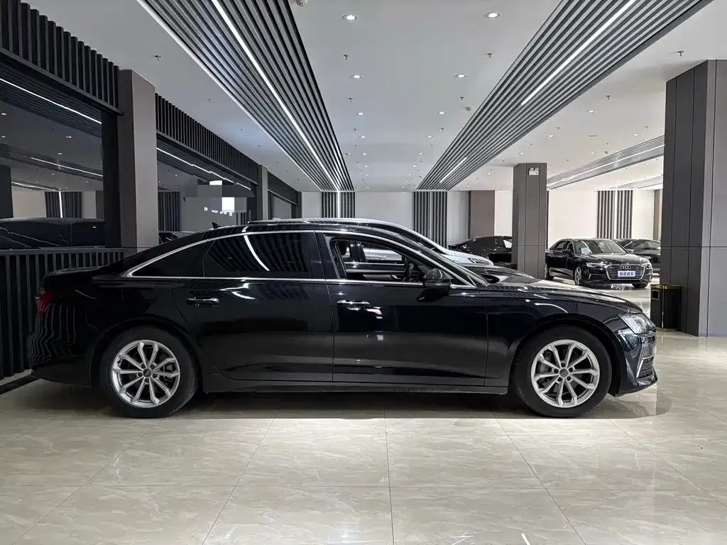 Audi A6L — фото 7