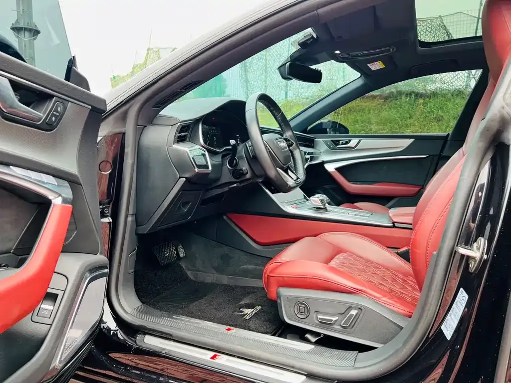 Audi A7L 2023 из CN, фото 4