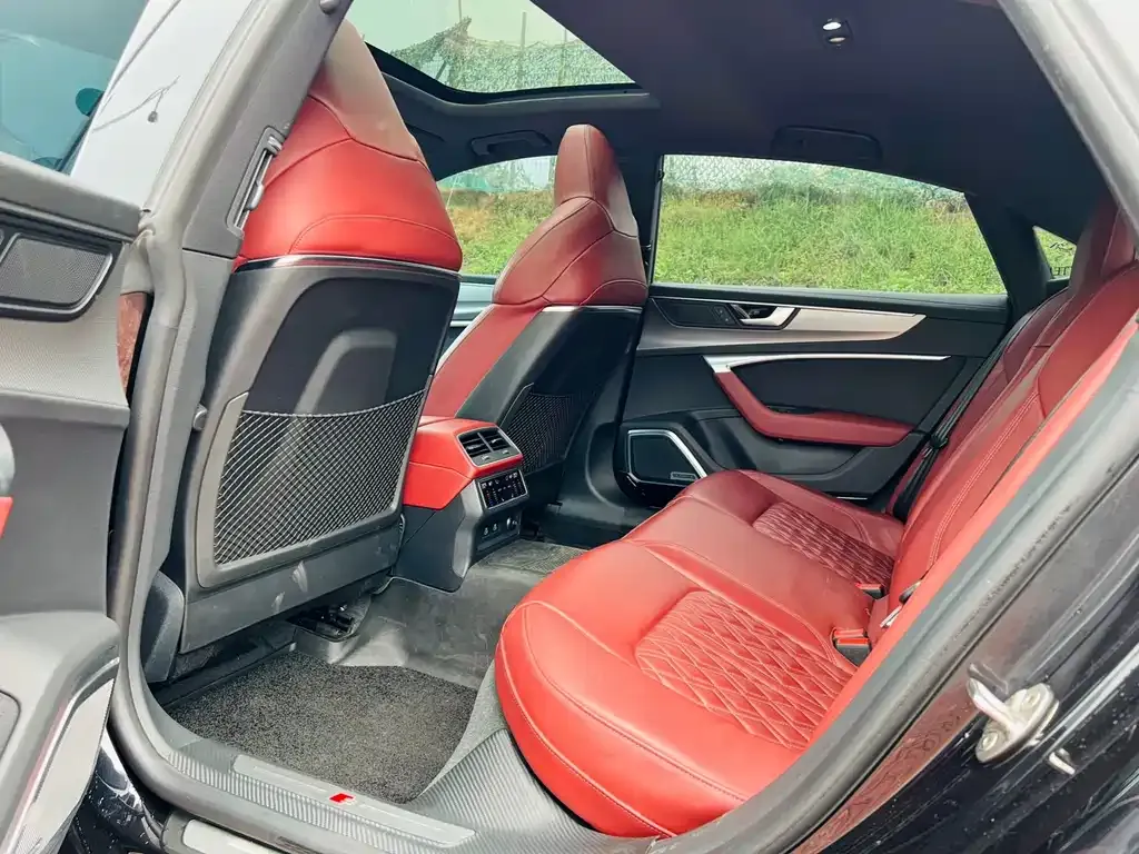 Audi A7L 2023 из CN, фото 3