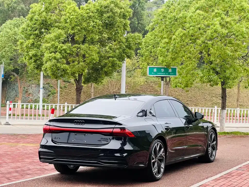 Audi A7L 2023 из CN, фото 7