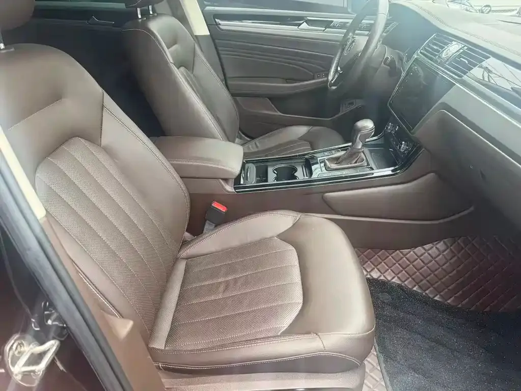 Volkswagen Phideon 2023 из CN, фото 10
