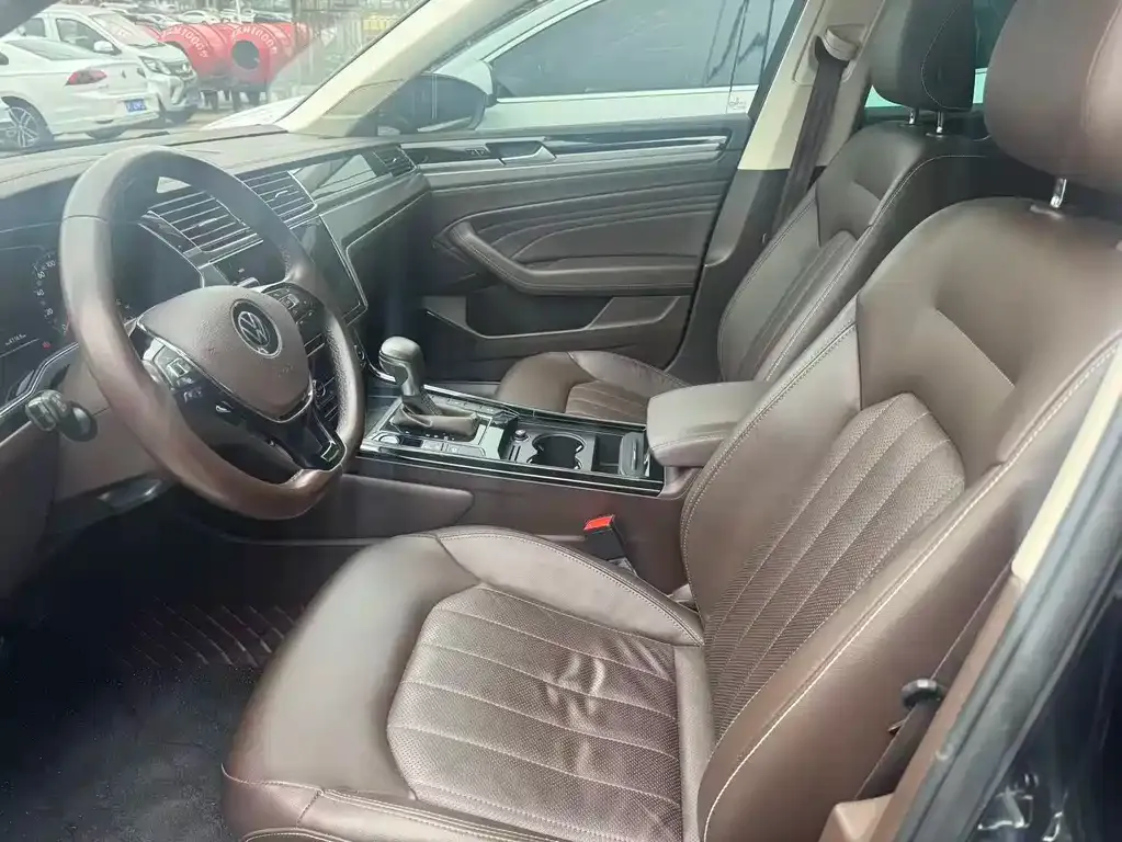 Volkswagen Phideon 2023 из CN, фото 7
