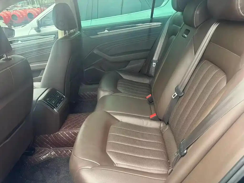 Volkswagen Phideon 2023 из CN, фото 2