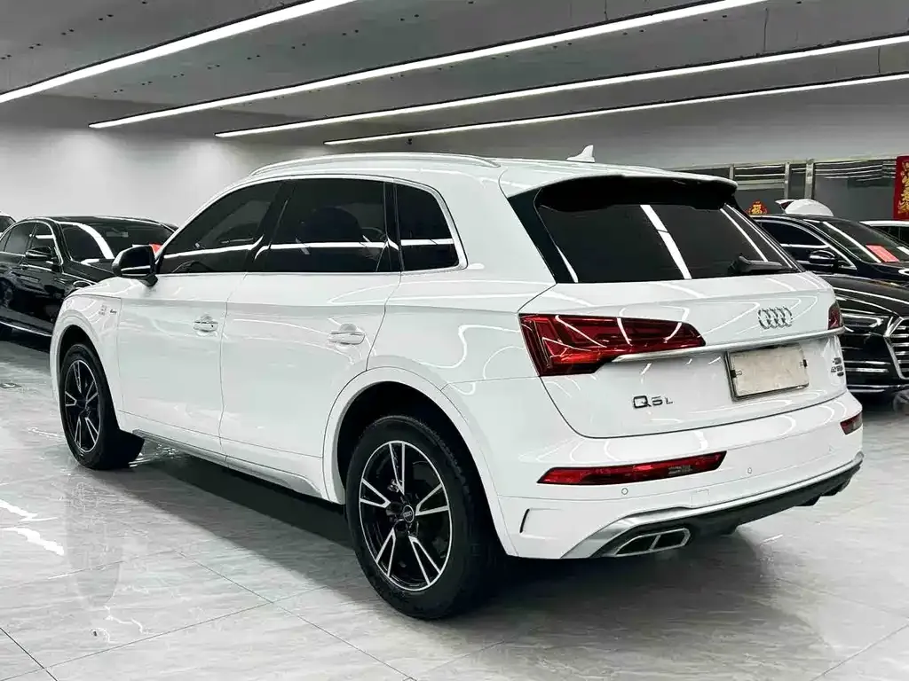 Audi Q5L — фото 4