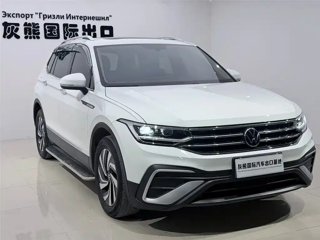 Volkswagen Tiguan L — фото 5