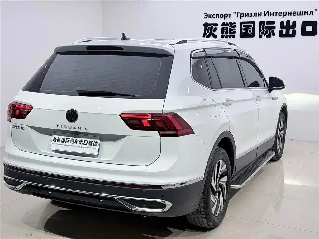 Volkswagen Tiguan L — фото 10