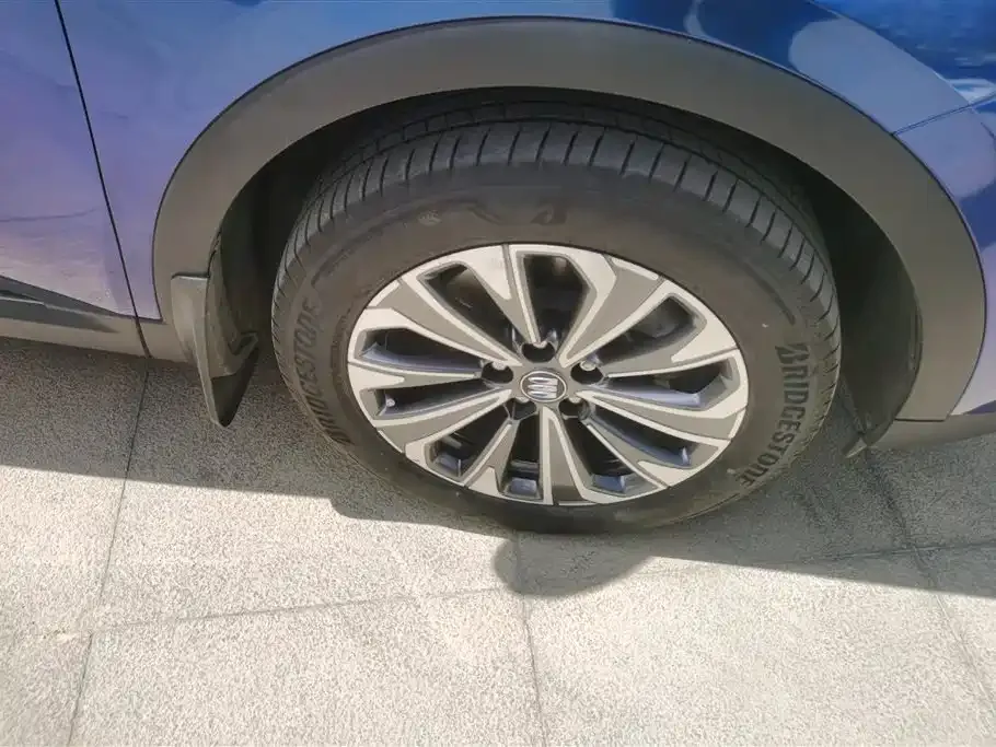 Buick Envision Plus — фото 2